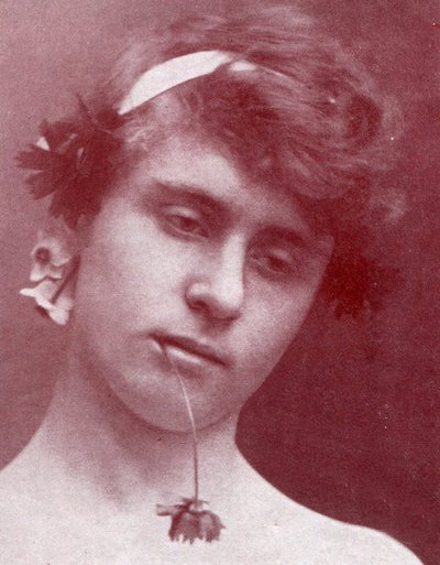 Estudio de un Niño Siciliano con una Flor en la Boca, Sicilia, c.1899 de Baron Wilhelm von Gloeden